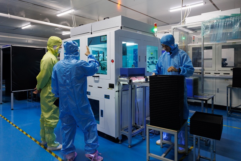 iPhone screen manufacturer